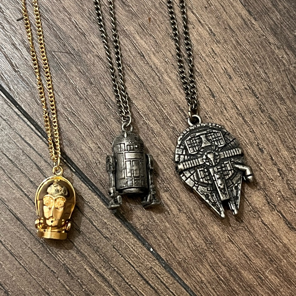 C-3PO R2-D2 Millennium Falcon necklace set